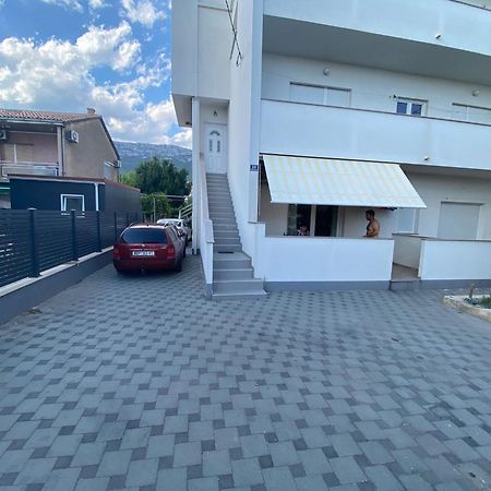 Apartments Seven Castles Каштела Екстер'єр фото